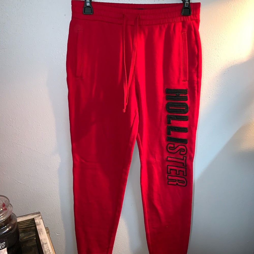 sweat pants / joggers with black logo